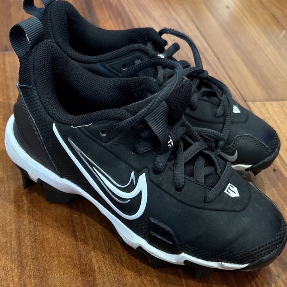Nike Youth Baseball Softball Cleats Black White Athletic Shoes size 12C